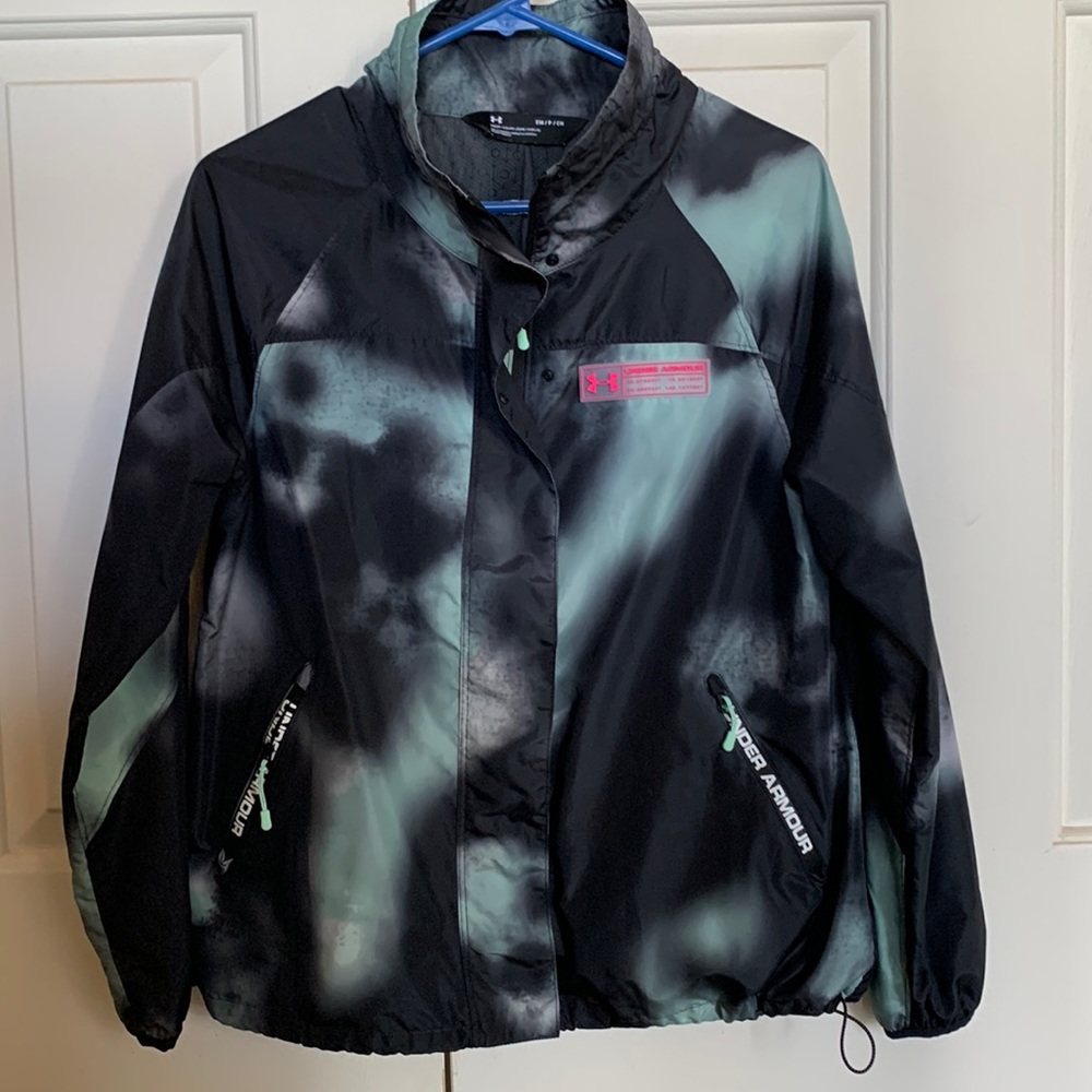 Under Armour Women’s Windbreaker Size Small